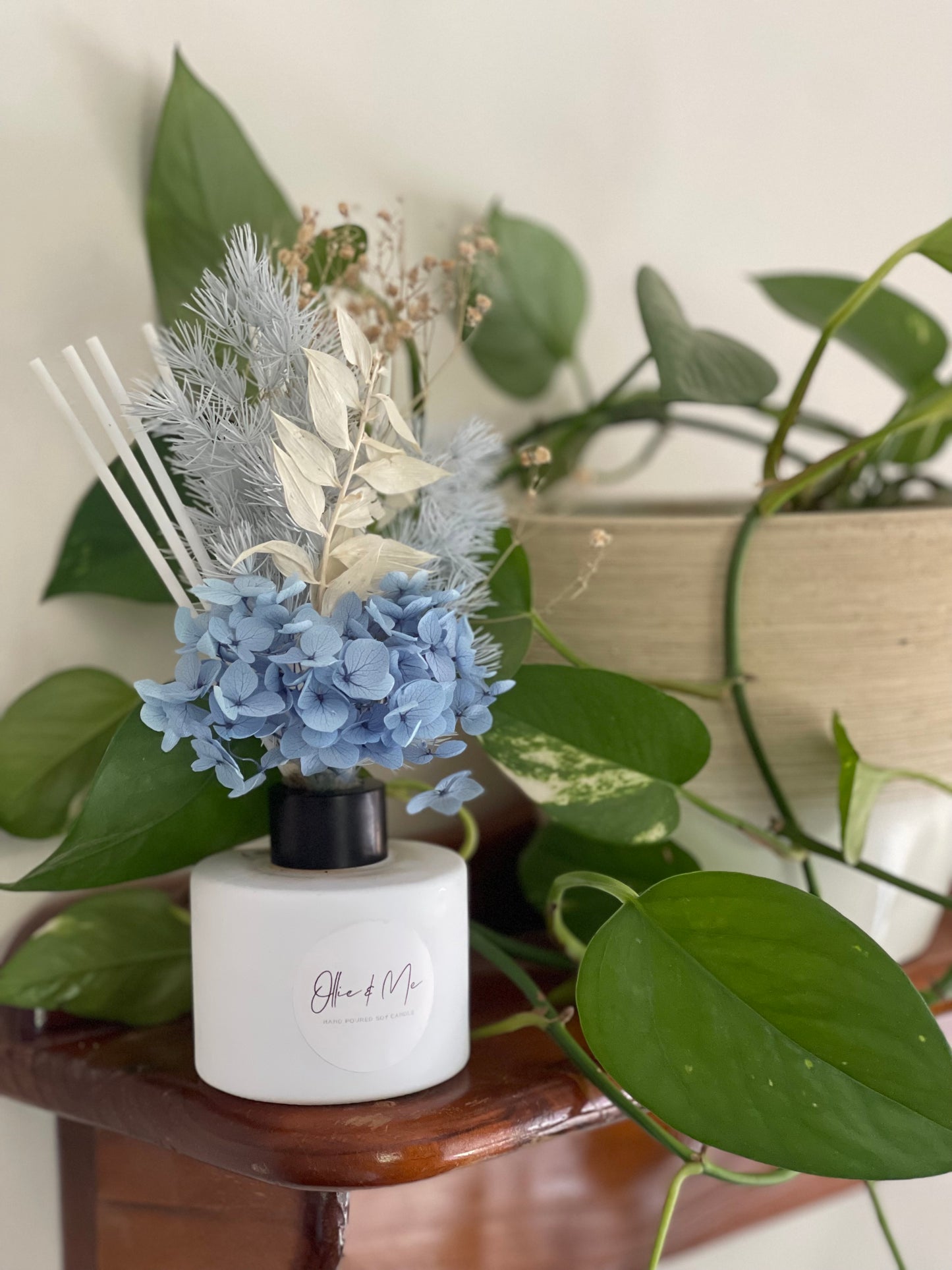 Diffuser with Dried Flowers