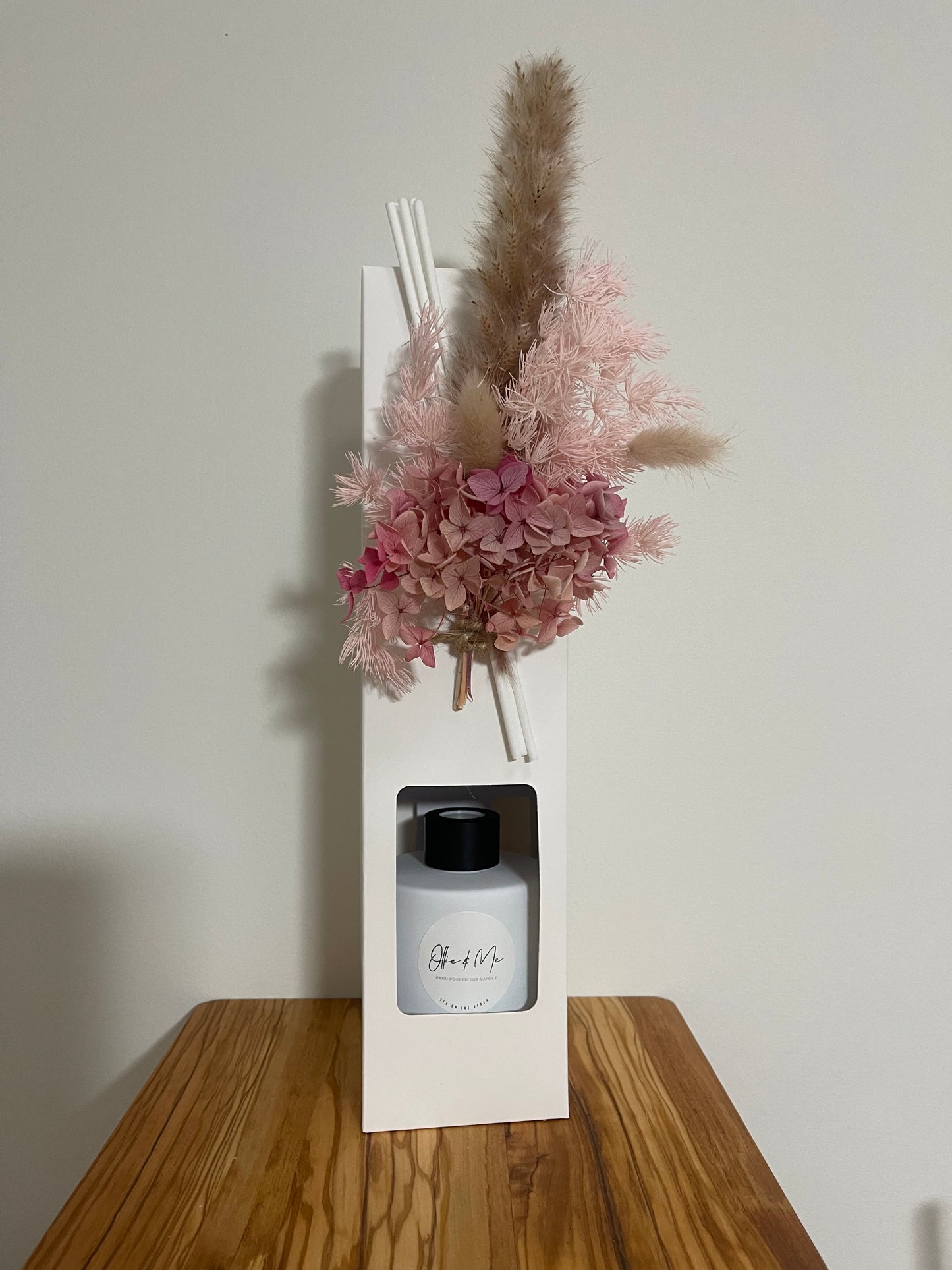 Diffuser with Dried Flowers