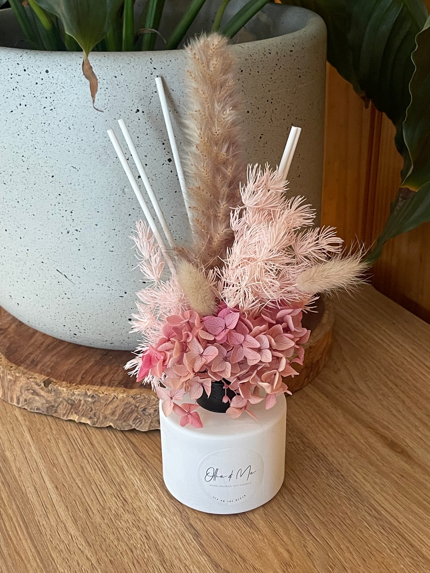 Diffuser with Dried Flowers